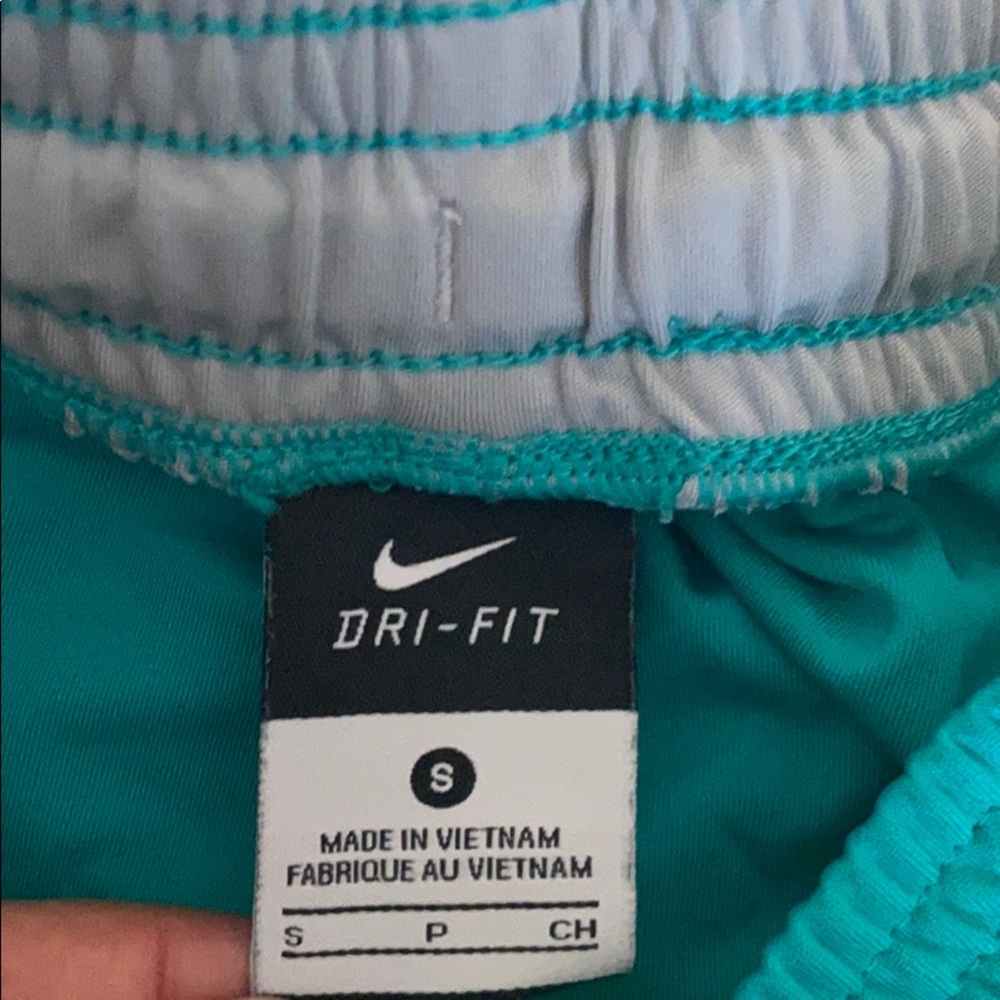 Nike shorts - Picture 2 of 3